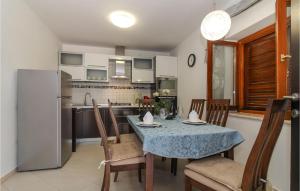 2 Bedroom Lovely Apartment In Gracisce 