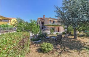 2 Bedroom Lovely Apartment In Gracisce