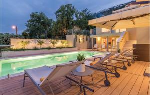 Nice Apartment In Plomin With Jacuzzi 