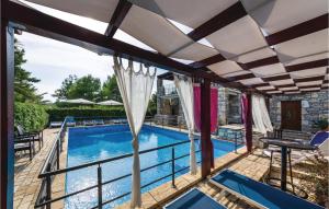 2 Bedroom Cozy Apartment In Vir 