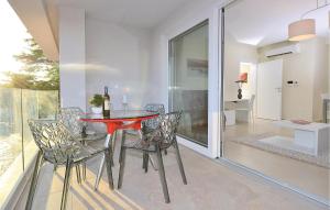 2 Bedroom Nice Home In Novalja