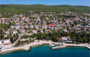 2 Bedroom Nice Apartment In Dramalj