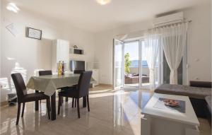 One-Bedroom Apartment Klek With Sea View 04
