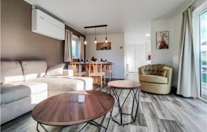 Amazing Home In Giethoorn With Wifi