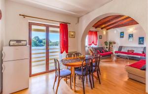 Gorgeous Apartment In Pula With Kitchen