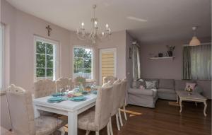 Four-Bedroom Holiday Home In Imotski