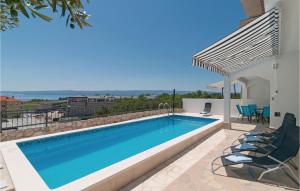 6 Bedroom Awesome Home In Omis 