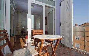 Awesome Apartment In Vodnjan With House Sea View 