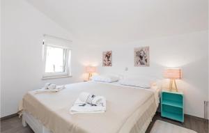 2 Bedroom Pet Friendly Apartment In Lovran 