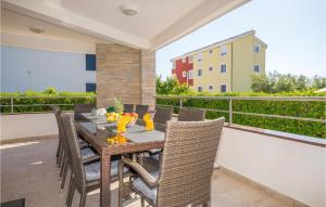 Stunning Home In Zaton