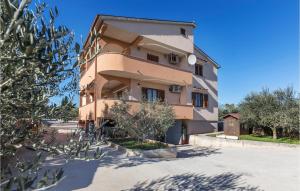 3 Bedroom Awesome Apartment In Kavran