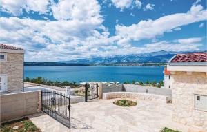 Three-Bedroom Holiday Home In Novigrad