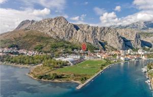 6 Bedroom Awesome Home In Omis 
