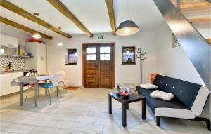 Awesome Home In Breznicki Hum