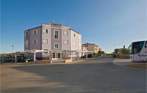 Awesome Apartment In Vodnjan With House Sea View 