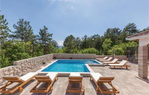 Four-Bedroom Holiday Home In Imotski
