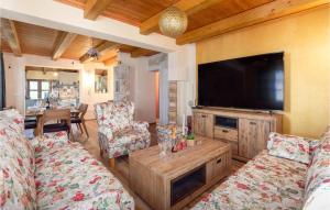 Lovely Home In Lovrec With Kitchen