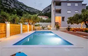 1 Bedroom Cozy Apartment In Klek - Ploča