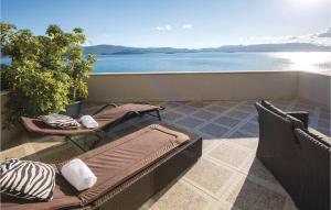 One-Bedroom Apartment Klek With Sea View 04