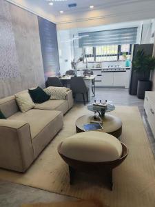 Self Catering Nest - Heated Pool, Netflix, Airport Pick Up