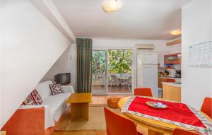 Stunning Apartment In Punat With Kitchen 