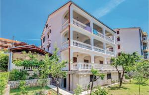 Gorgeous Apartment In Novi Vinodolski With Wifi 
