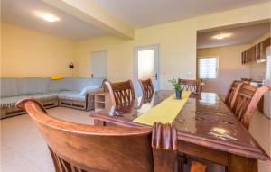 Awesome Home In Benkovac With Wifi