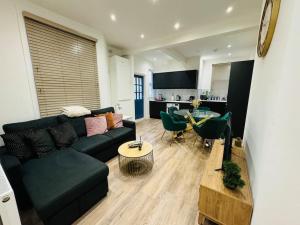 10 min from Stratford shopping centre, garden!