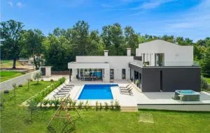 Lovely Home In Kujici With Sauna - 赫尔吉奇