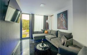 Lovely Home In Novo Zvecevo With Sauna