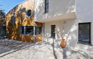 Maisons de vacances Gorgeous Home In St-Bauzille-De-Montmel : photos des chambres