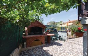 Awesome Apartment In Fazana With Wifi 