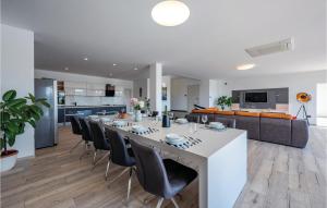 Lovely Home In Zminj With Wifi 