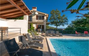 Amazing Home In Plomin With Kitchen