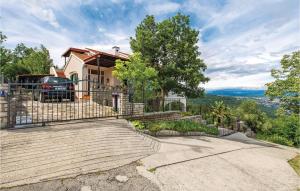 2 Bedroom Cozy Apartment In Veprinac