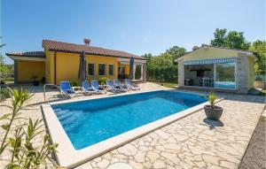 3 Bedroom Nice Home In Strmac 