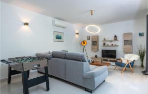 3 Bedroom Nice Home In Strmac 