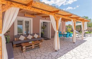 Nice Home In Kaocine - Miljevci