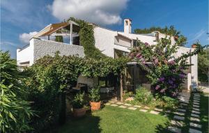 Stunning Apartment In Pula With Wifi