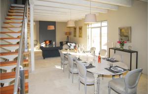 Maisons de vacances Nice Home In St Gilles : photos des chambres