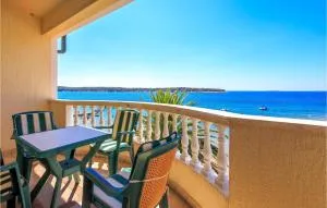 Nice Apartment In Banjol - Banjol