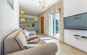 Amazing Apartment In Pula With Wifi 