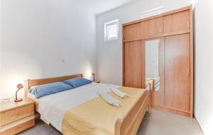 1 Bedroom Amazing Apartment In Biograd 