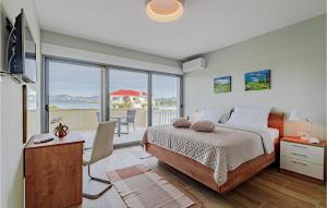 Awesome Home In Sreser 