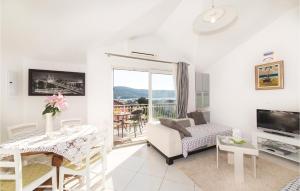 Nice Apartment In Poljica