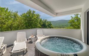 Awesome Home In Drivenik With Jacuzzi 