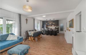 Awesome Home In Drivenik With Jacuzzi