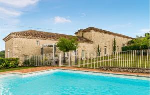 Maisons de vacances Cozy Home In Beauville With Lake View : photos des chambres