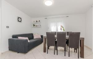 Amazing Home In Privlaka With House Sea View 