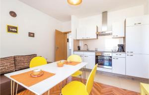 1 Bedroom Awesome Apartment In Banjol 